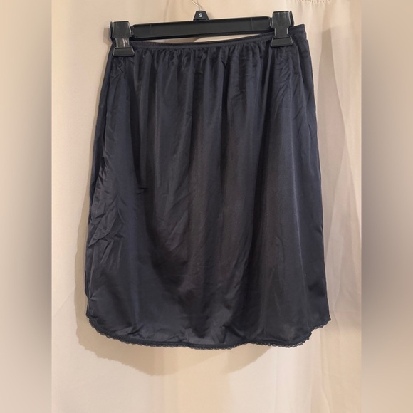 Women’s 90’s Black Vassarette Slip - Picture 1 of 6